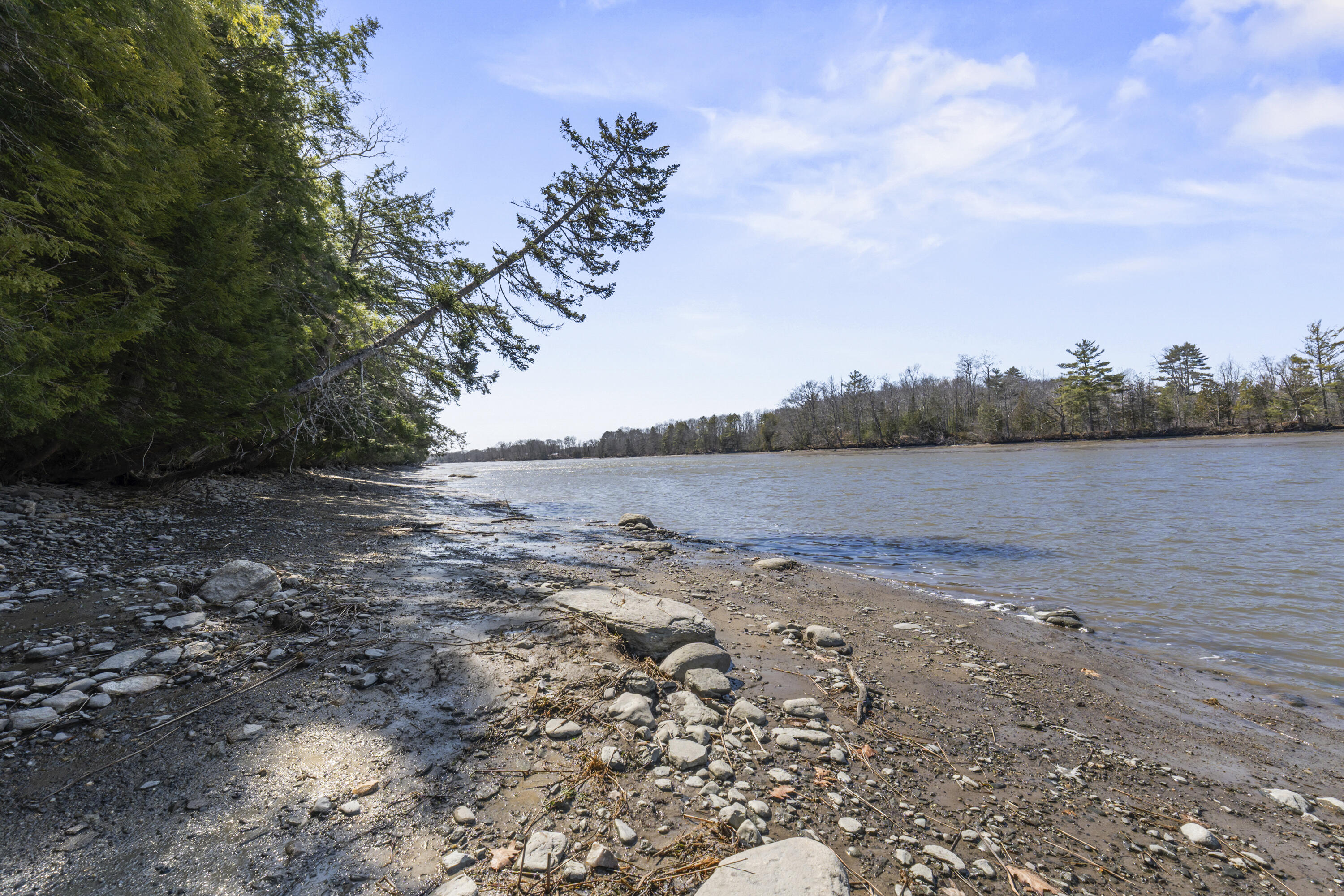 569 Middle Road Dresden ME 04342