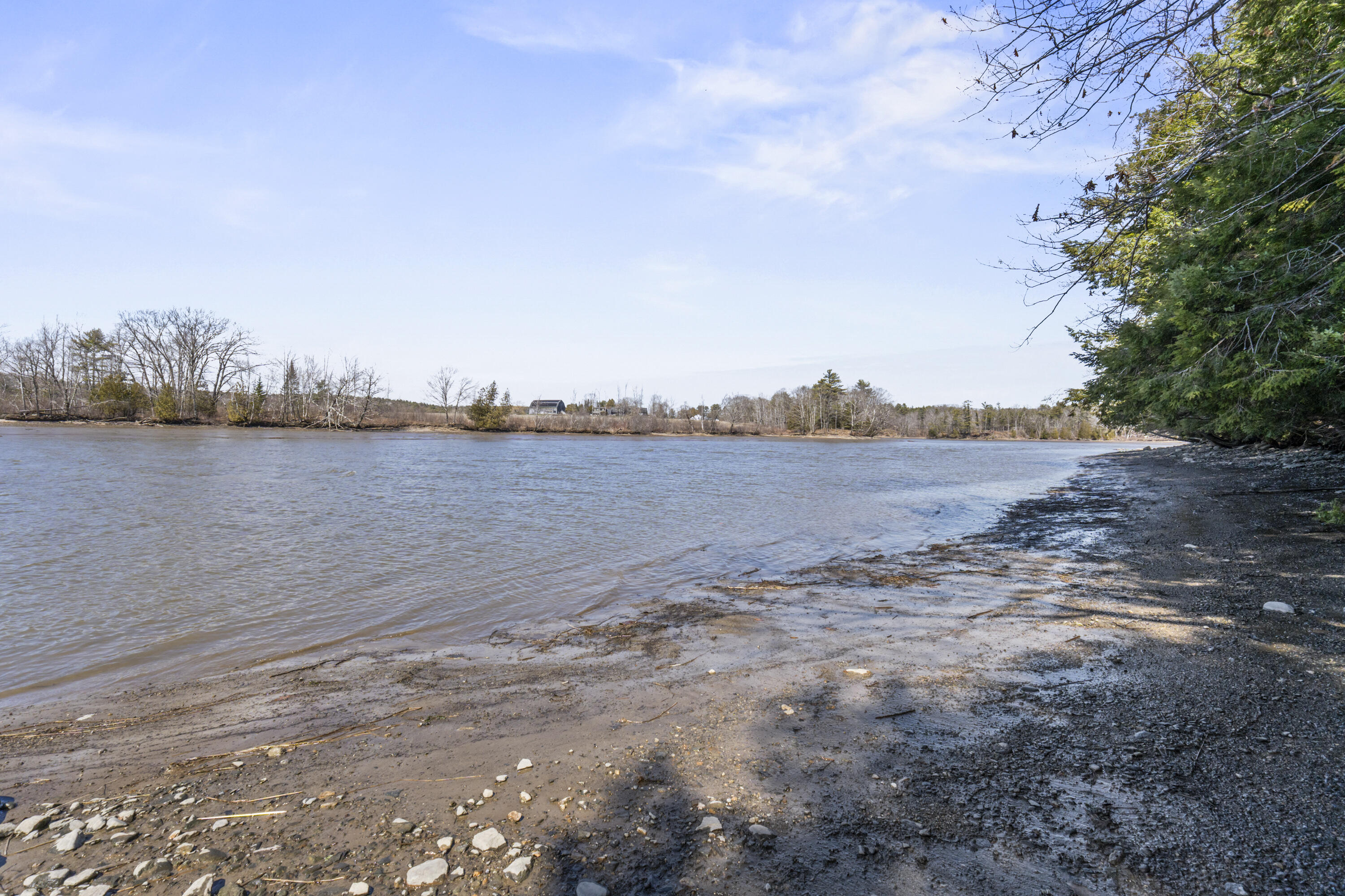 569 Middle Road Dresden ME 04342