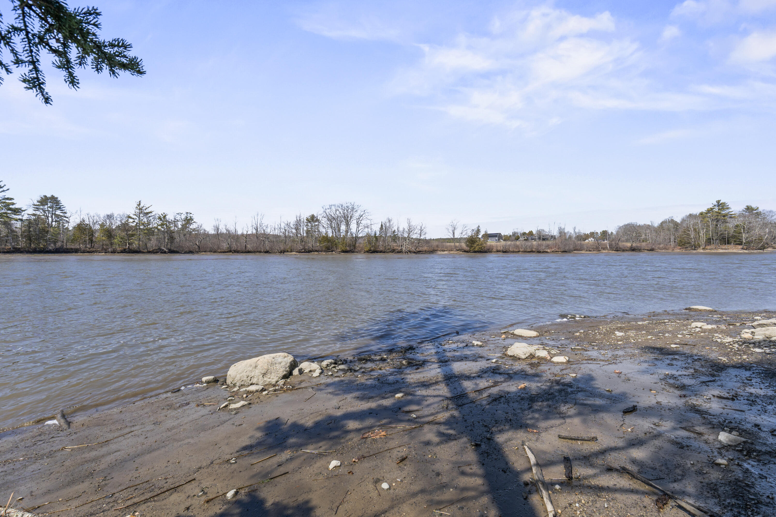 569 Middle Road Dresden ME 04342