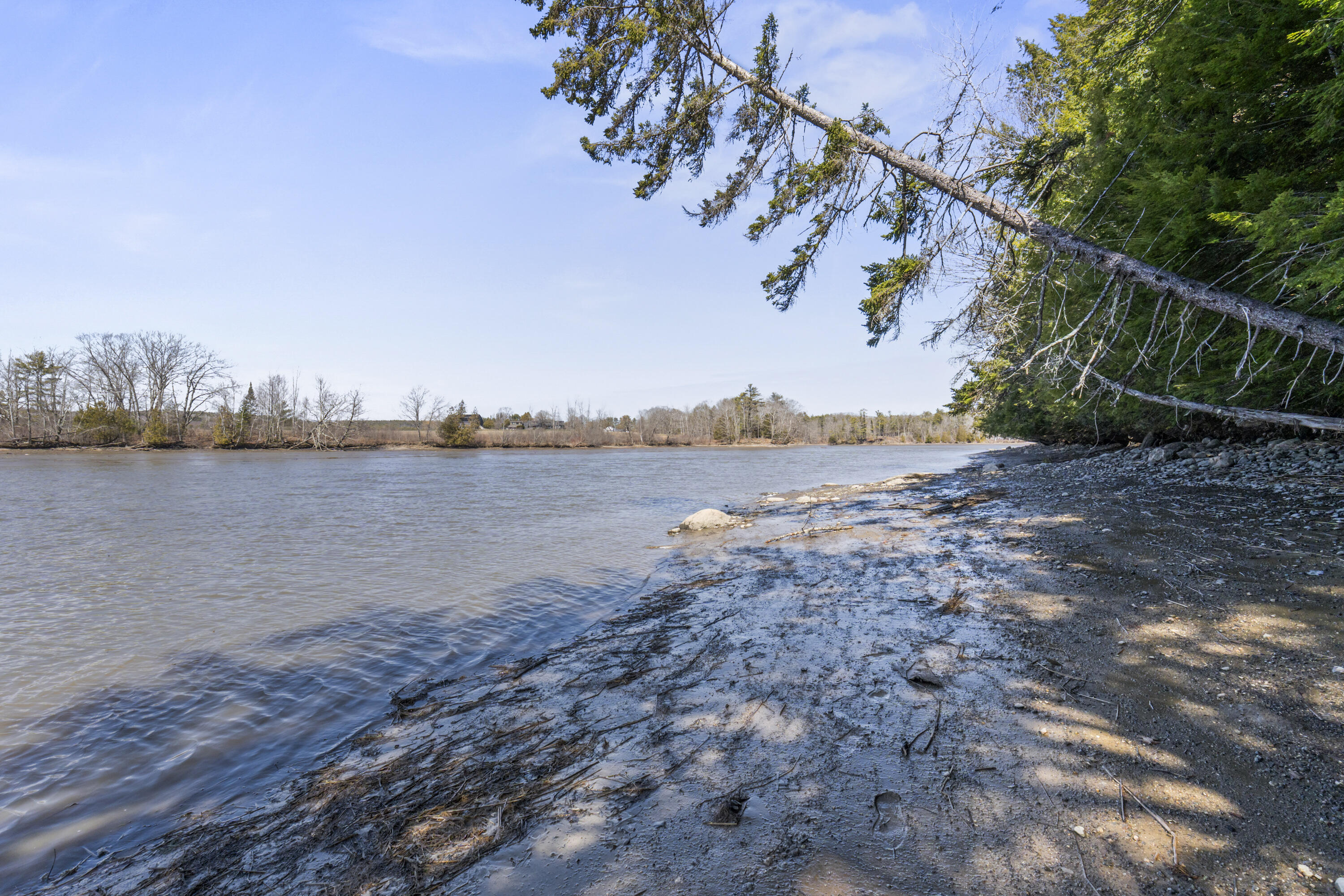 569 Middle Road Dresden ME 04342