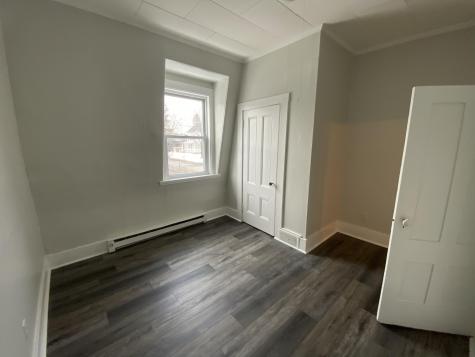 292 East Avenue Lewiston ME 04240