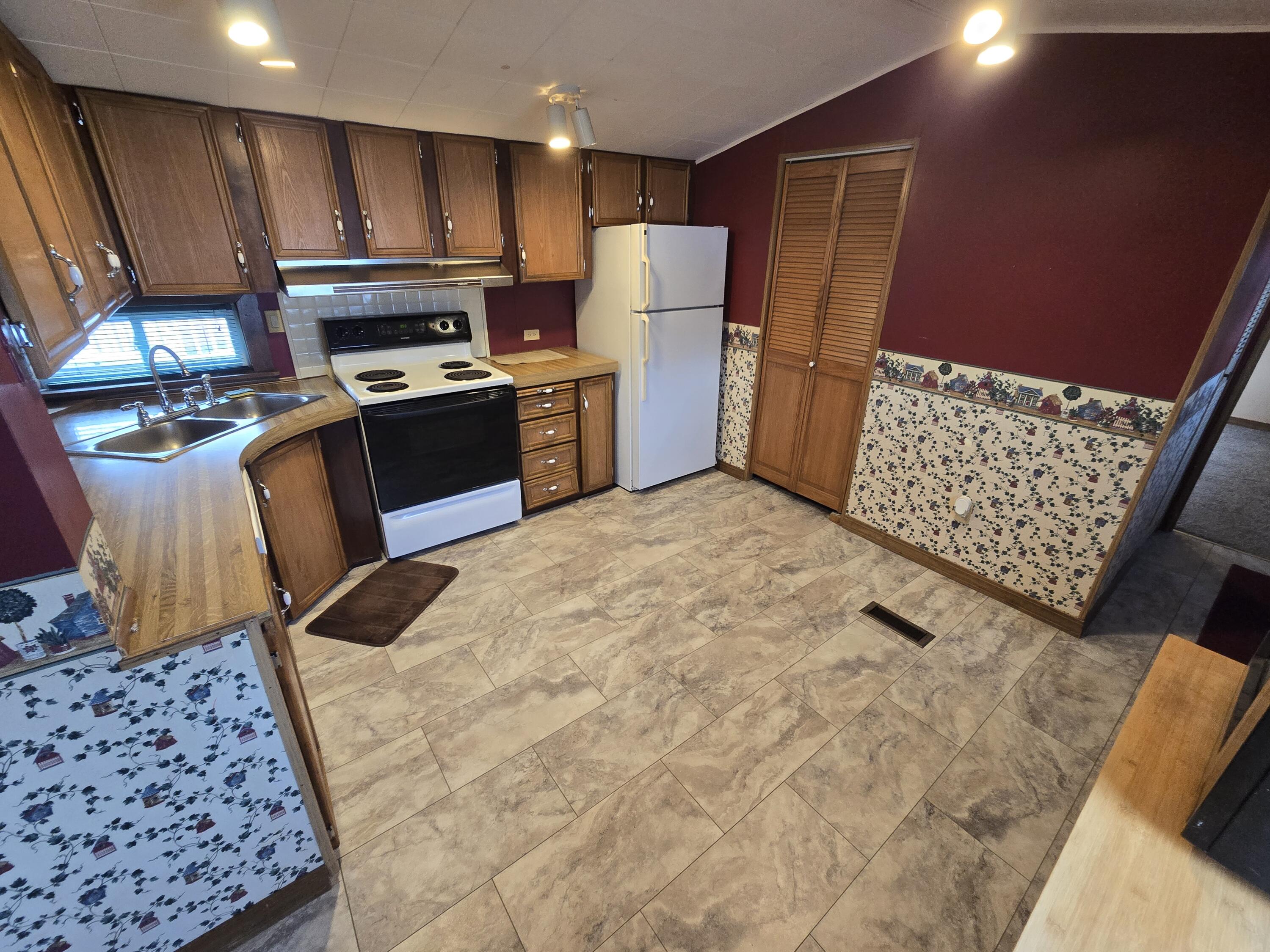 10 E Street Bangor ME 04401