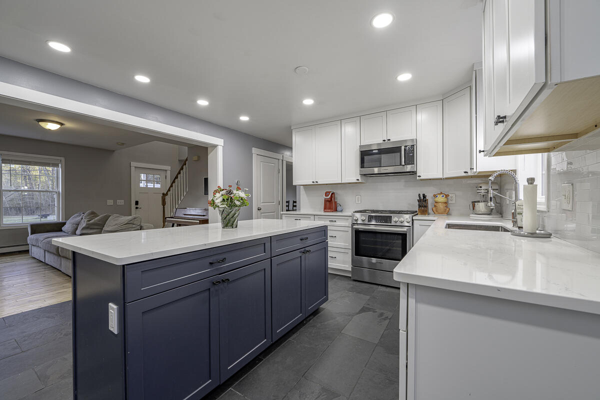 705 River Road Bowdoinham ME 04008