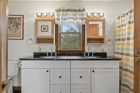 11 Edal Heights Harpswell ME 04003