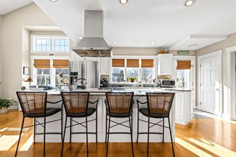 175 Island Avenue Avenue Long Island ME 04050