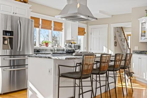 175 Island Avenue Avenue Long Island ME 04050