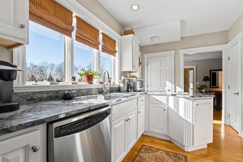 175 Island Avenue Avenue Long Island ME 04050