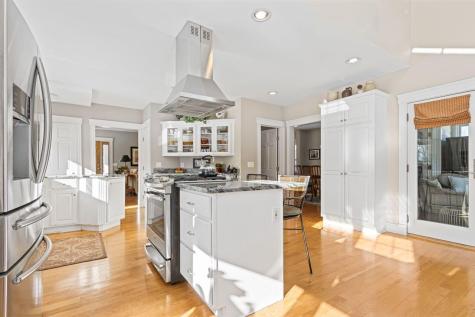 175 Island Avenue Avenue Long Island ME 04050