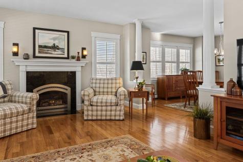 175 Island Avenue Avenue Long Island ME 04050