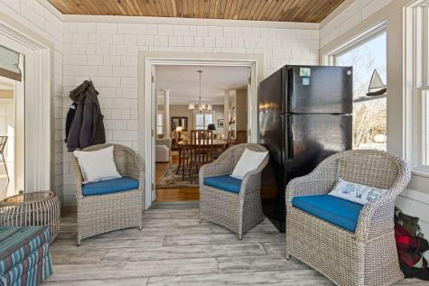 175 Island Avenue Avenue Long Island ME 04050