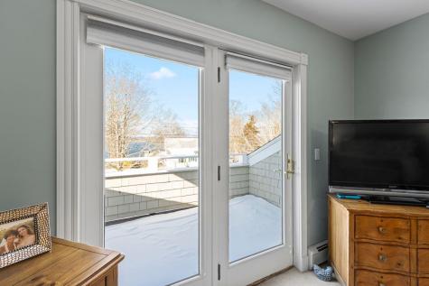 175 Island Avenue Avenue Long Island ME 04050