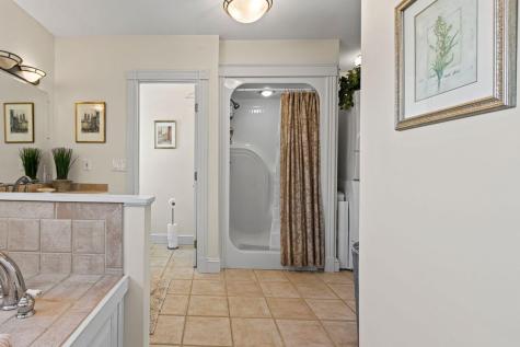 175 Island Avenue Avenue Long Island ME 04050