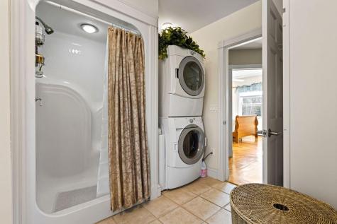 175 Island Avenue Avenue Long Island ME 04050