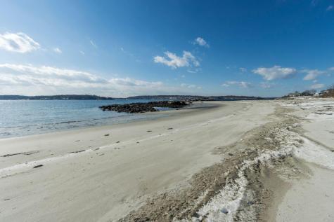 175 Island Avenue Avenue Long Island ME 04050