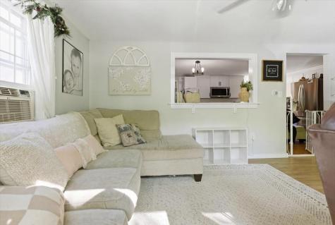 28 Country Acres Monmouth ME 04259