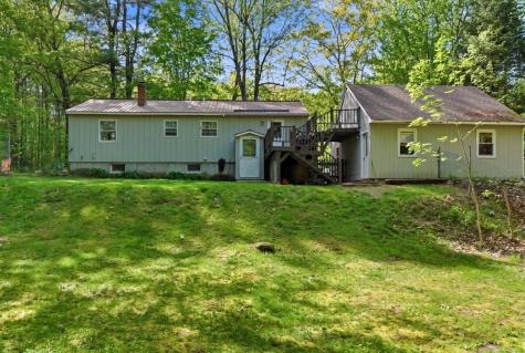 28 Country Acres Monmouth ME 04259