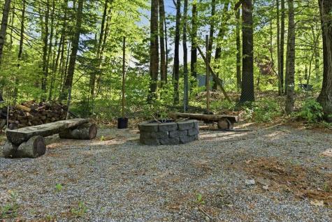 28 Country Acres Monmouth ME 04259