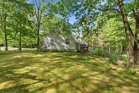 28 Country Acres Monmouth ME 04259