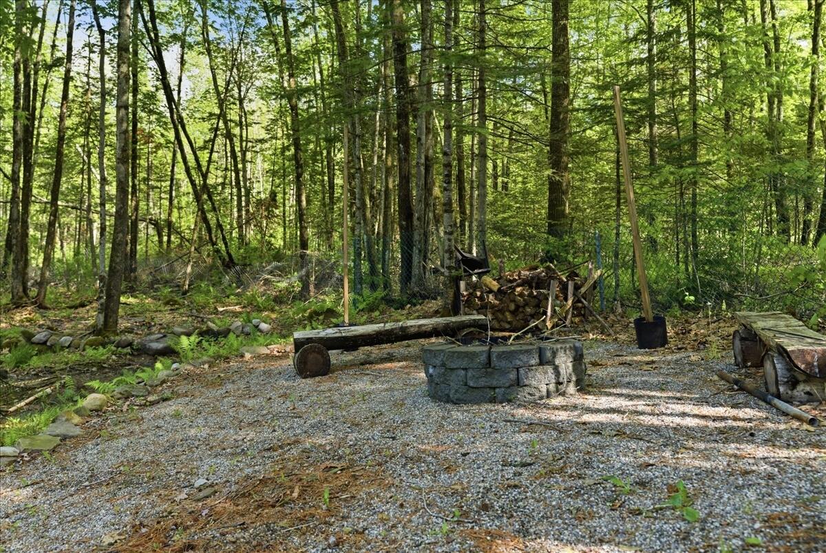 28 Country Acres Monmouth ME 04259