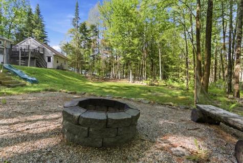 28 Country Acres Monmouth ME 04259