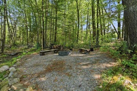 28 Country Acres Monmouth ME 04259