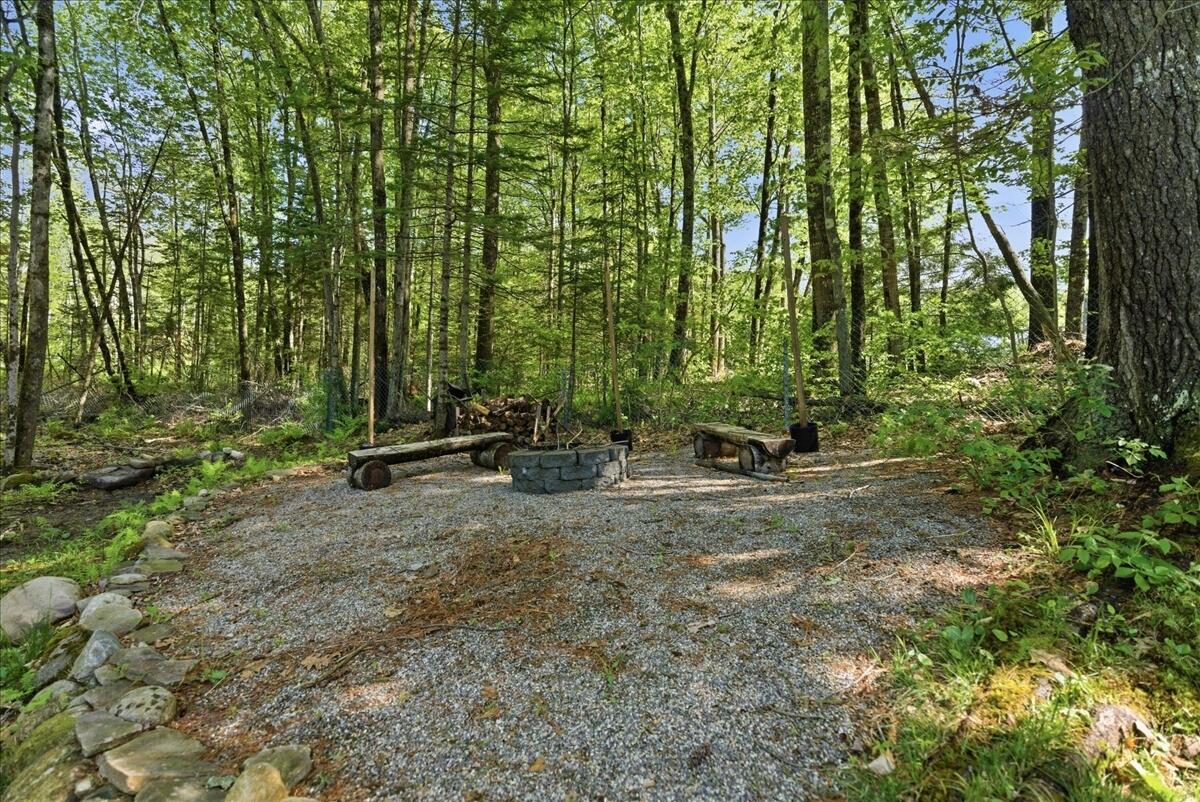 28 Country Acres Monmouth ME 04259