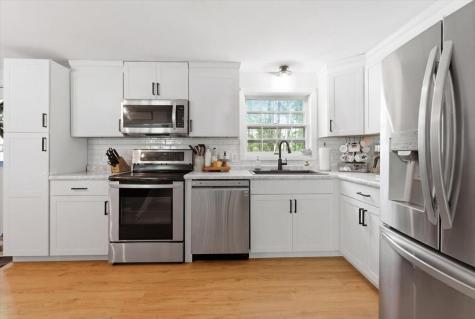 28 Country Acres Monmouth ME 04259