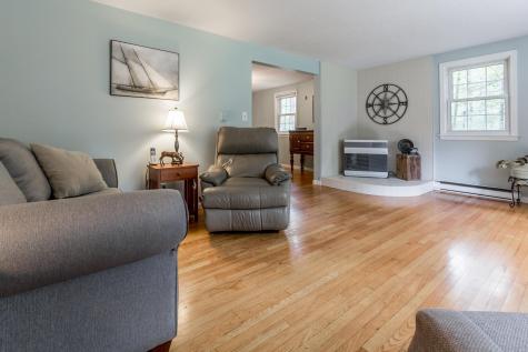 49 Mast Lane Yarmouth ME 04096
