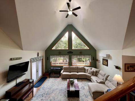 176 Island Way Carmel ME 04419