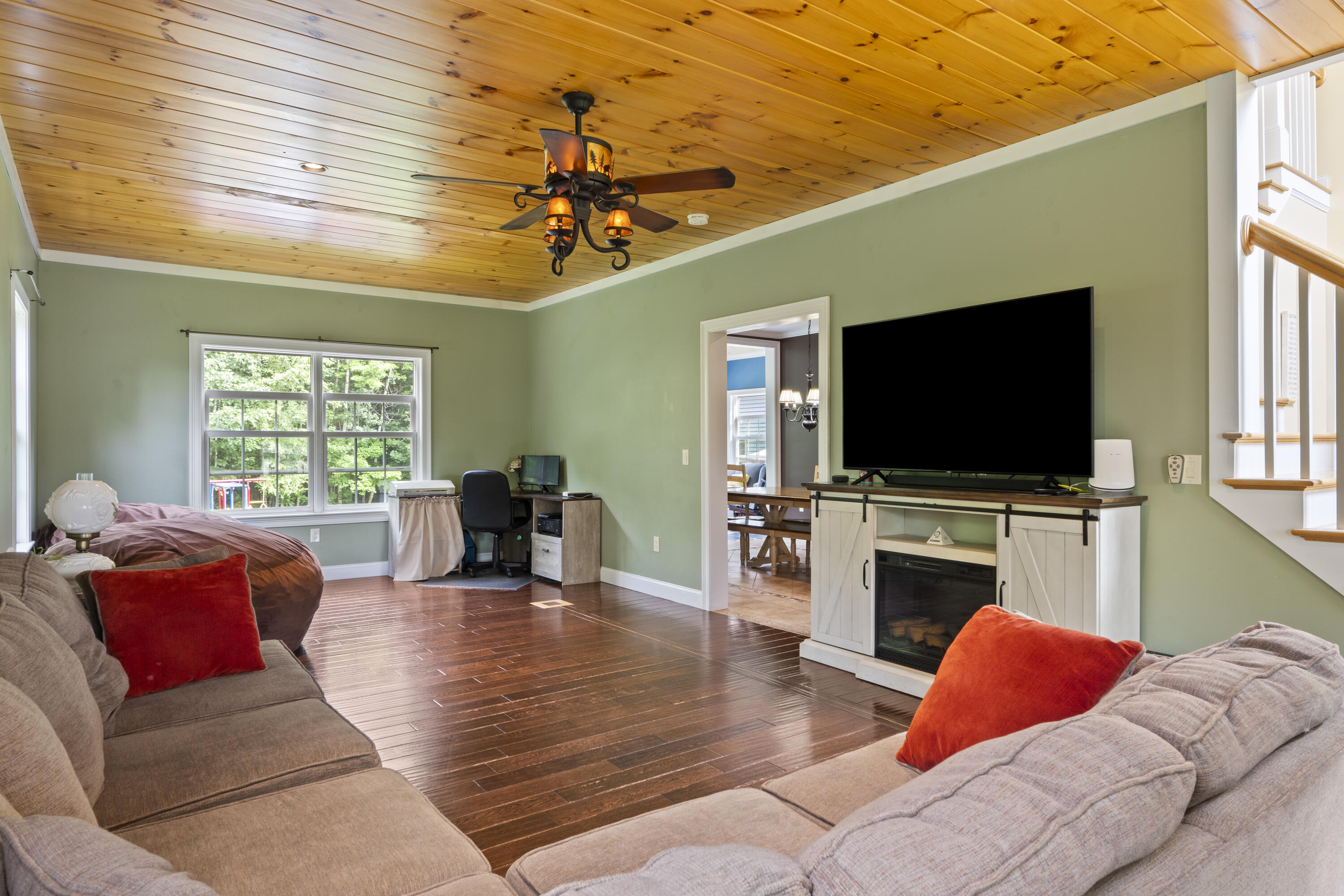 25 Amos Court Lewiston ME 04240