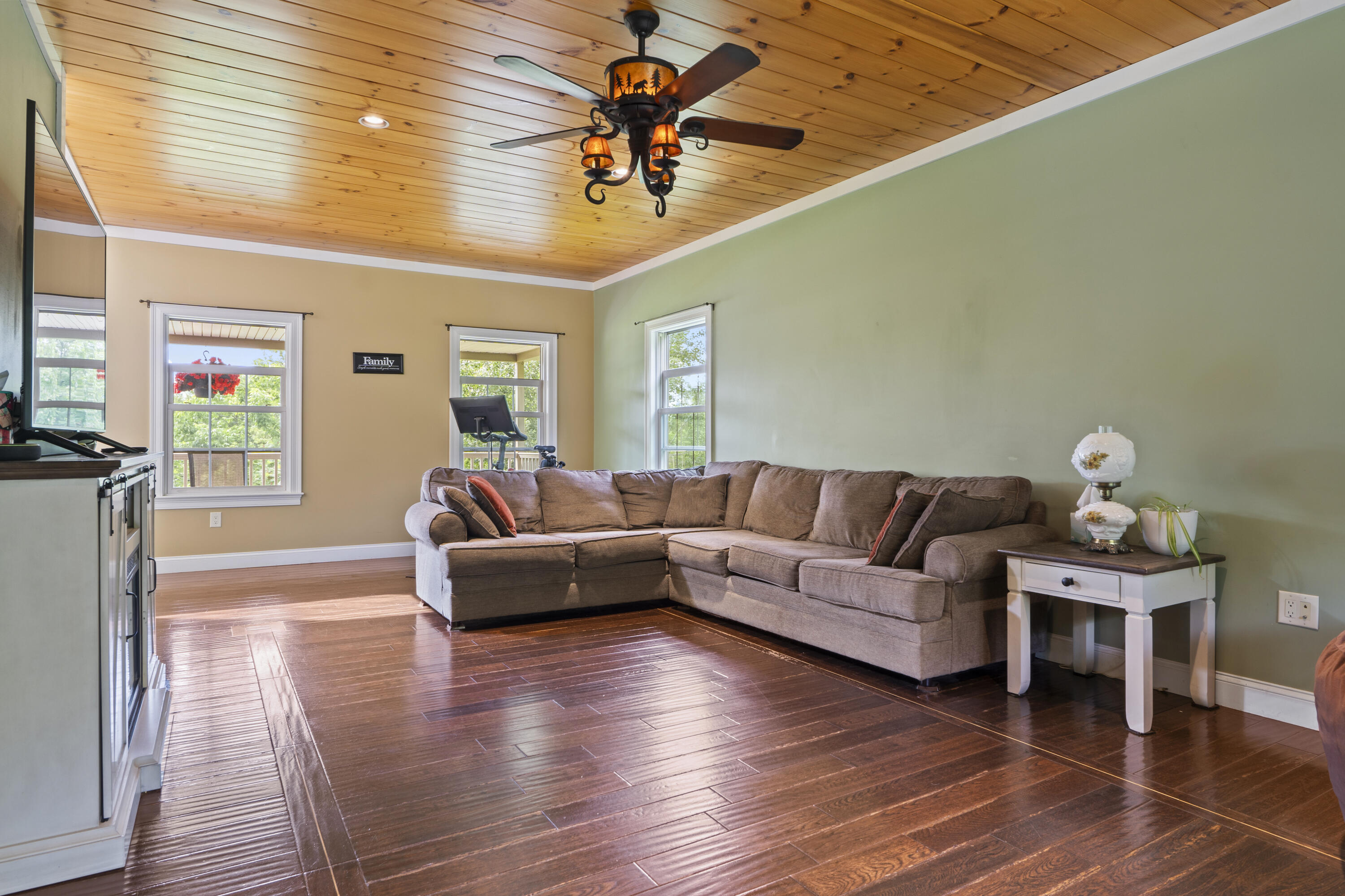 25 Amos Court Lewiston ME 04240