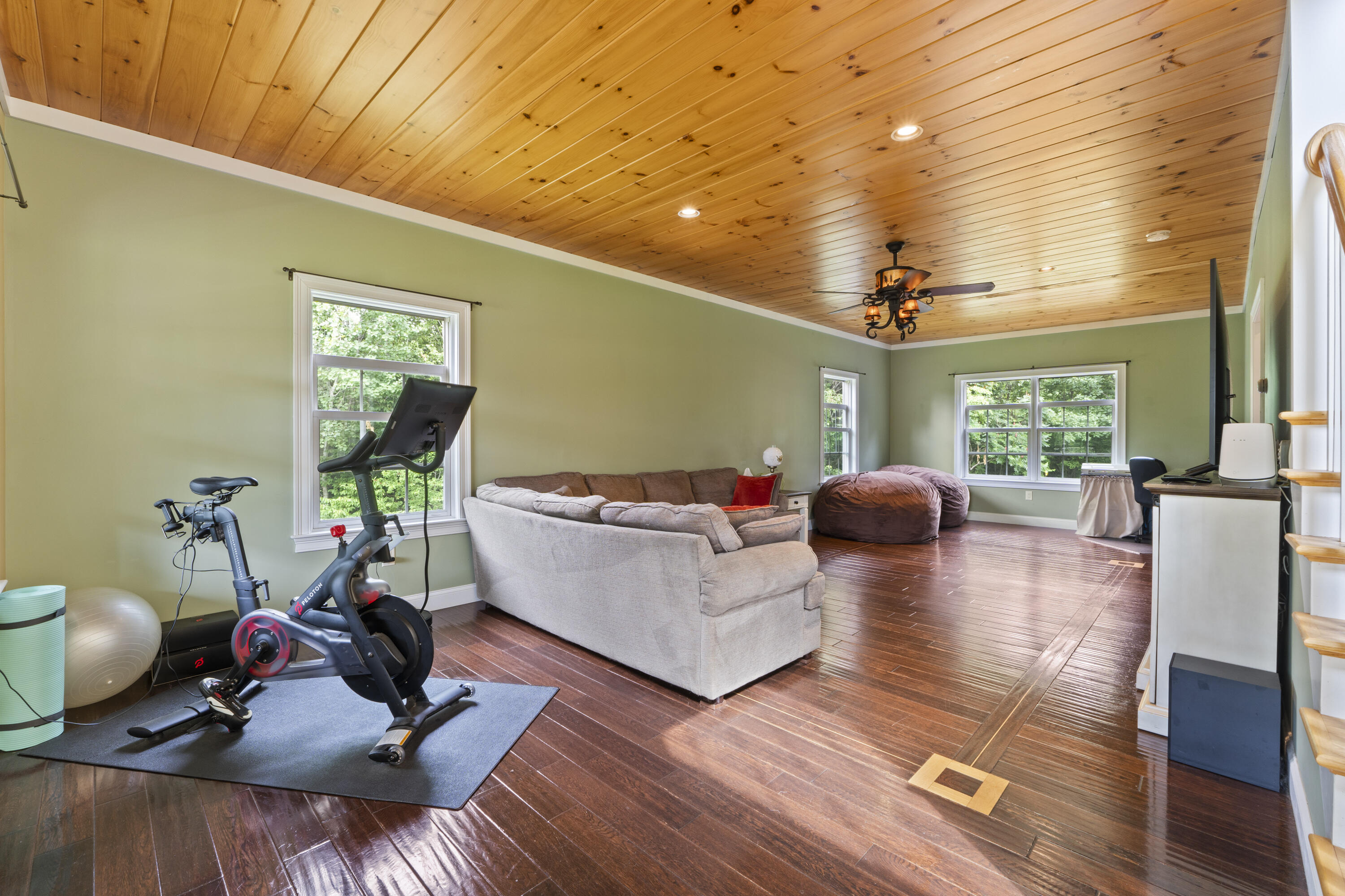 25 Amos Court Lewiston ME 04240