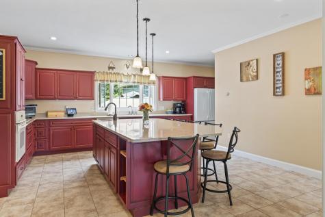 25 Amos Court Lewiston ME 04240