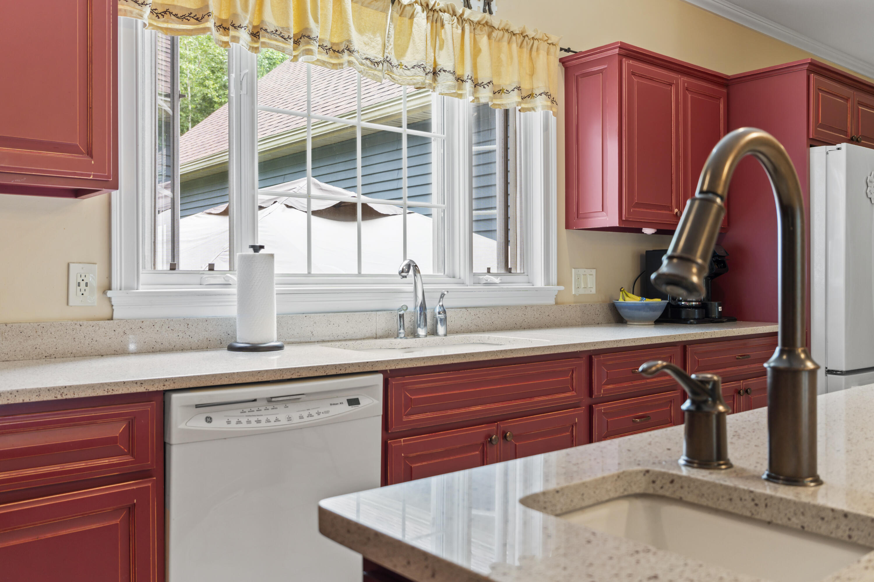 25 Amos Court Lewiston ME 04240