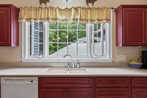 25 Amos Court Lewiston ME 04240