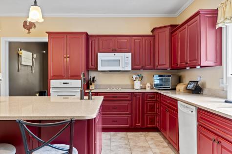 25 Amos Court Lewiston ME 04240