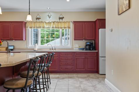 25 Amos Court Lewiston ME 04240