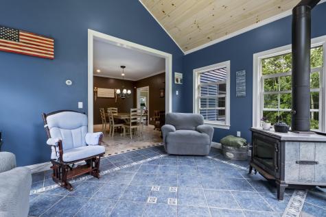 25 Amos Court Lewiston ME 04240