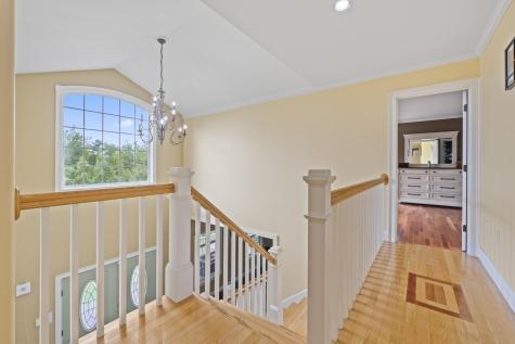 25 Amos Court Lewiston ME 04240