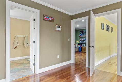 25 Amos Court Lewiston ME 04240