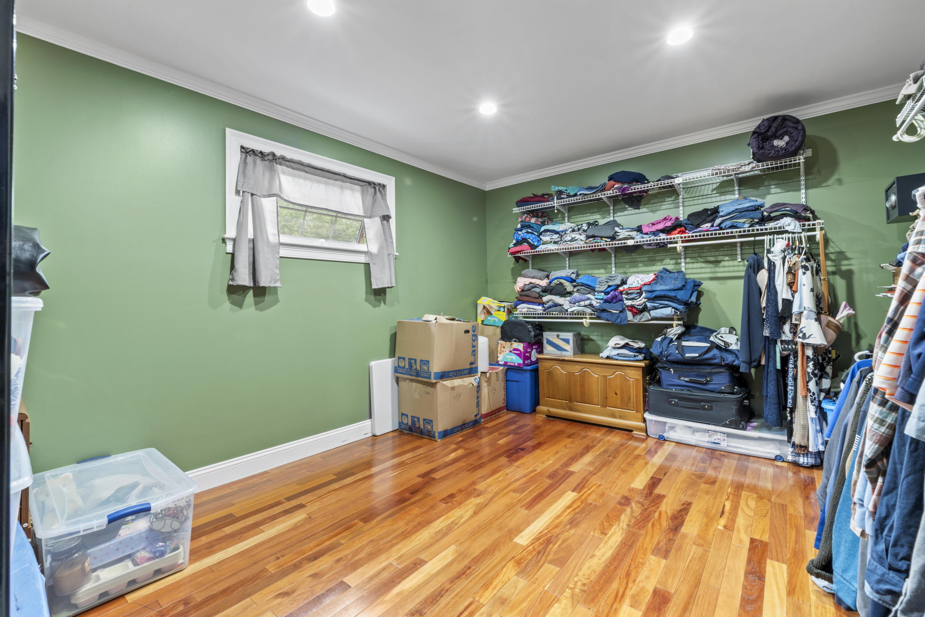 25 Amos Court Lewiston ME 04240