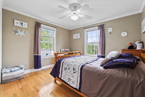 25 Amos Court Lewiston ME 04240