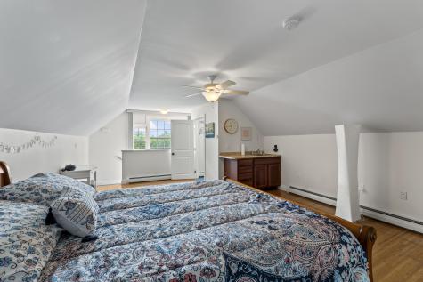 25 Amos Court Lewiston ME 04240