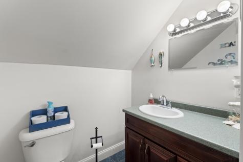 25 Amos Court Lewiston ME 04240