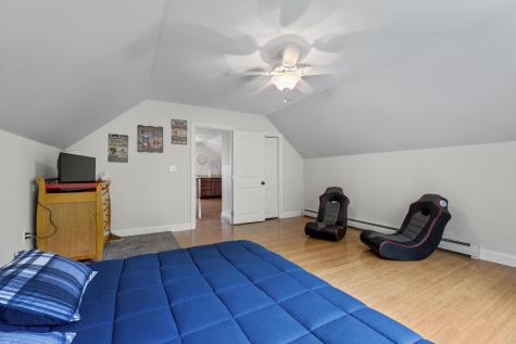 25 Amos Court Lewiston ME 04240