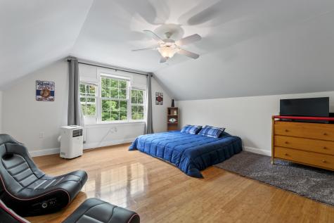 25 Amos Court Lewiston ME 04240