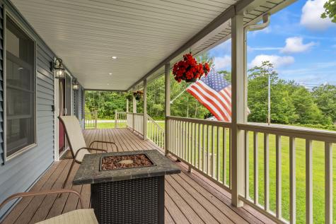 25 Amos Court Lewiston ME 04240