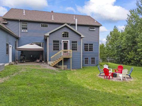 25 Amos Court Lewiston ME 04240