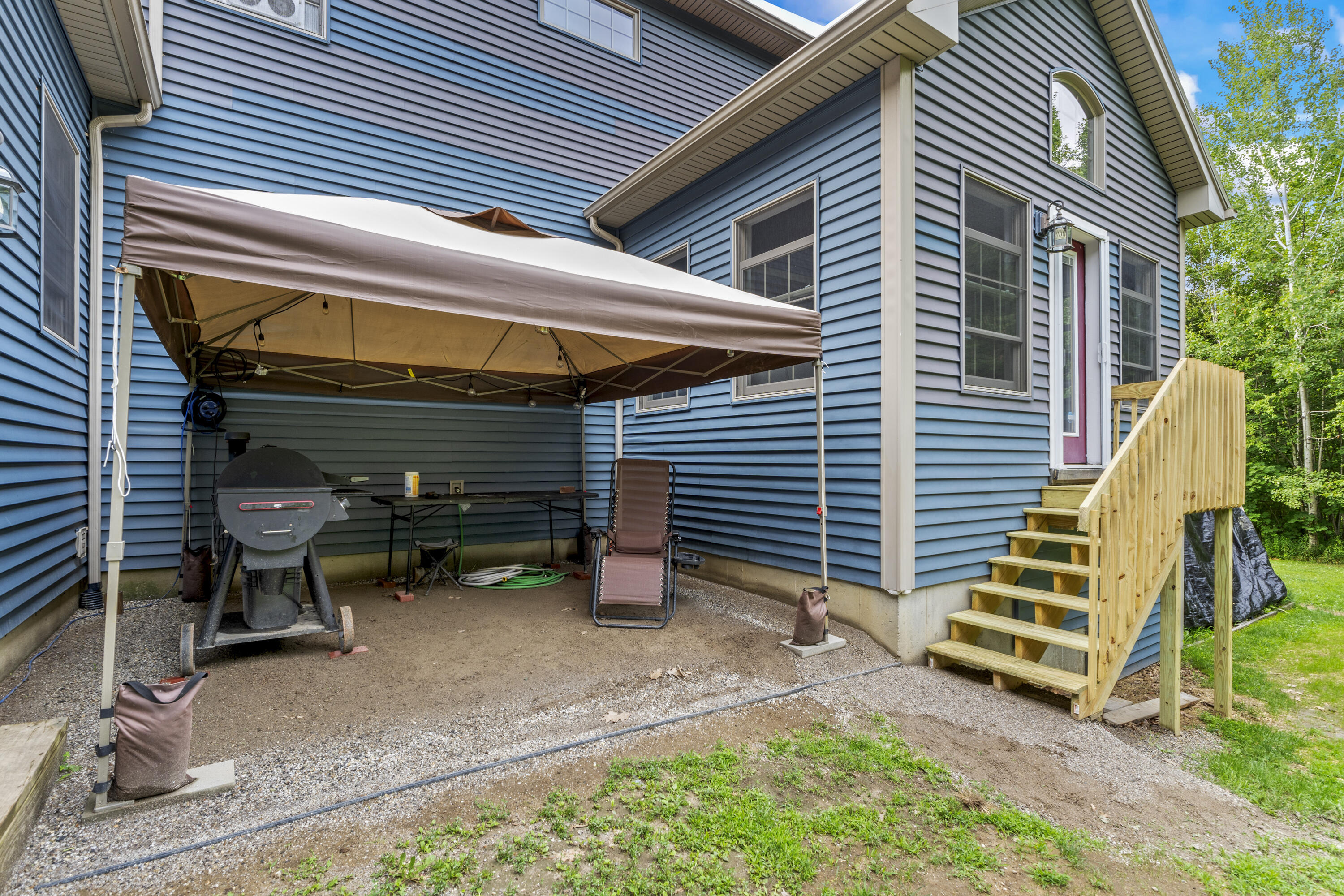 25 Amos Court Lewiston ME 04240