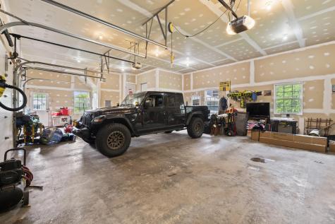 25 Amos Court Lewiston ME 04240